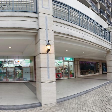Monarch Parksuites - Balmoral Place Paranaque City Bagian luar foto