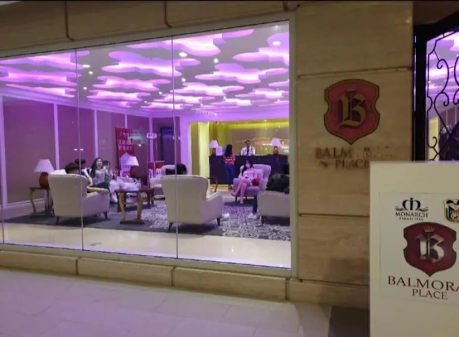 Monarch Parksuites - Balmoral Place Paranaque City Bagian luar foto