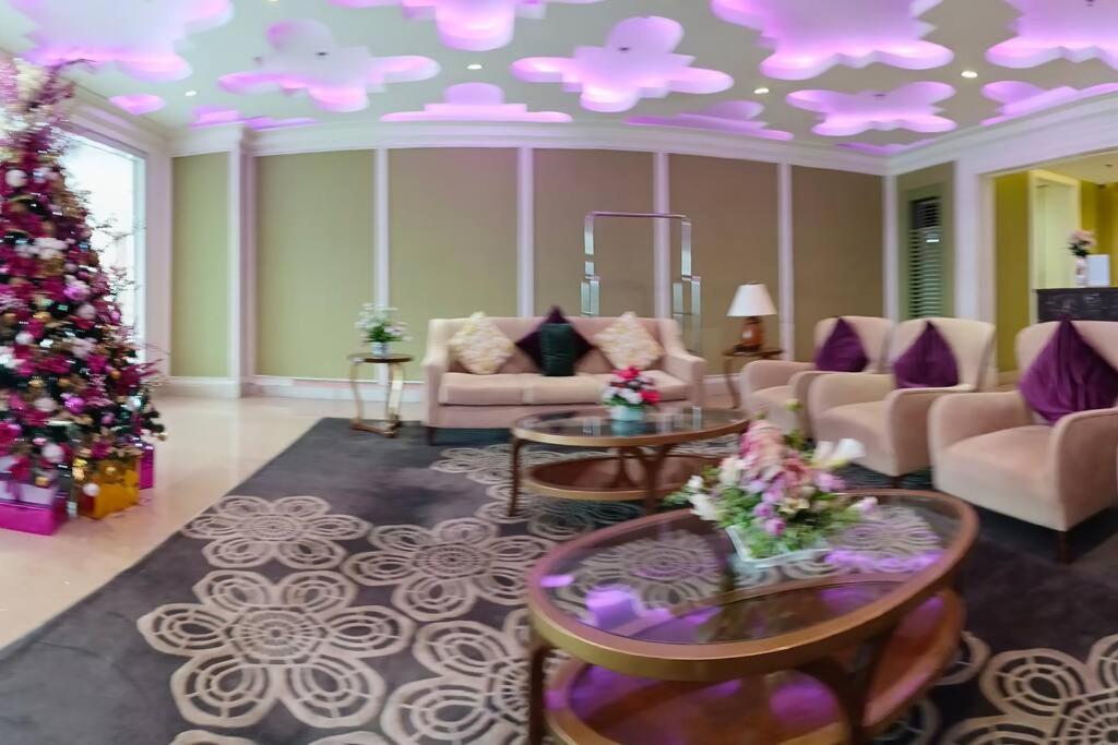 Monarch Parksuites - Balmoral Place Paranaque City Bagian luar foto