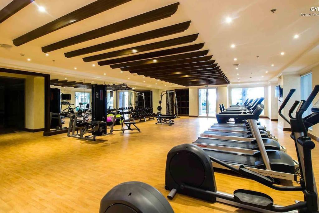 Monarch Parksuites - Balmoral Place Paranaque City Bagian luar foto