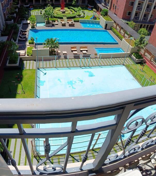 Monarch Parksuites - Balmoral Place Paranaque City Bagian luar foto
