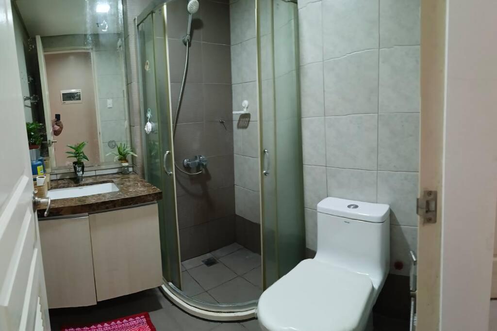 Monarch Parksuites - Balmoral Place Paranaque City Bagian luar foto
