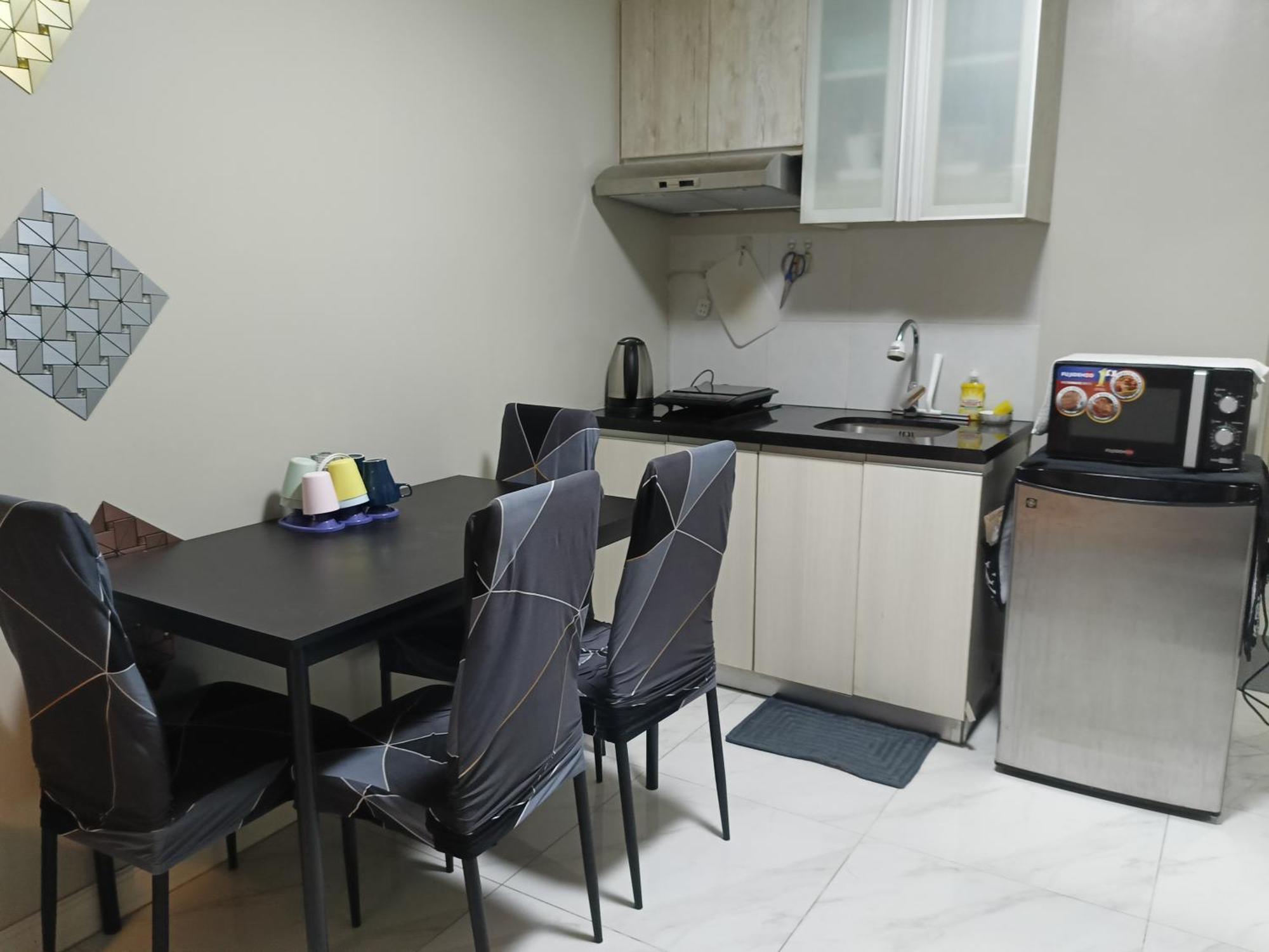 Monarch Parksuites - Balmoral Place Paranaque City Bagian luar foto